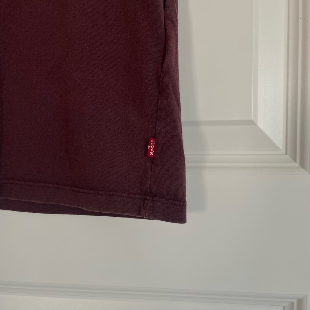 Levi's Burgundy Graphic Tee - Picture 2 of 6